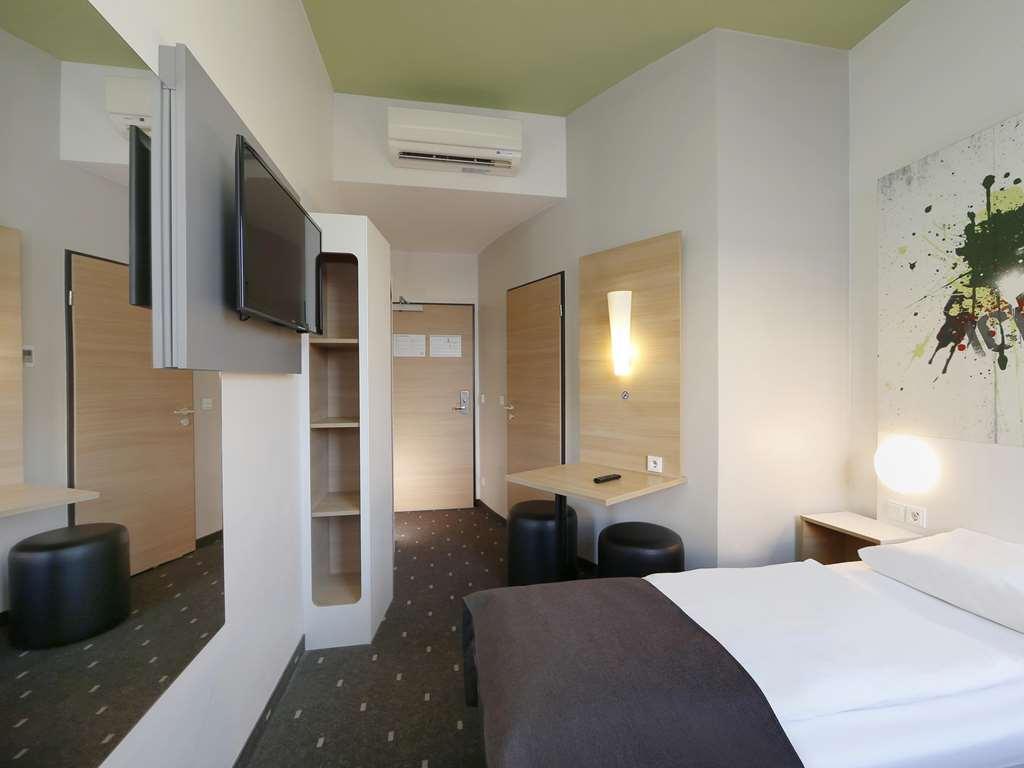 B&B Hotel Berlin-Potsdamer Platz Room photo